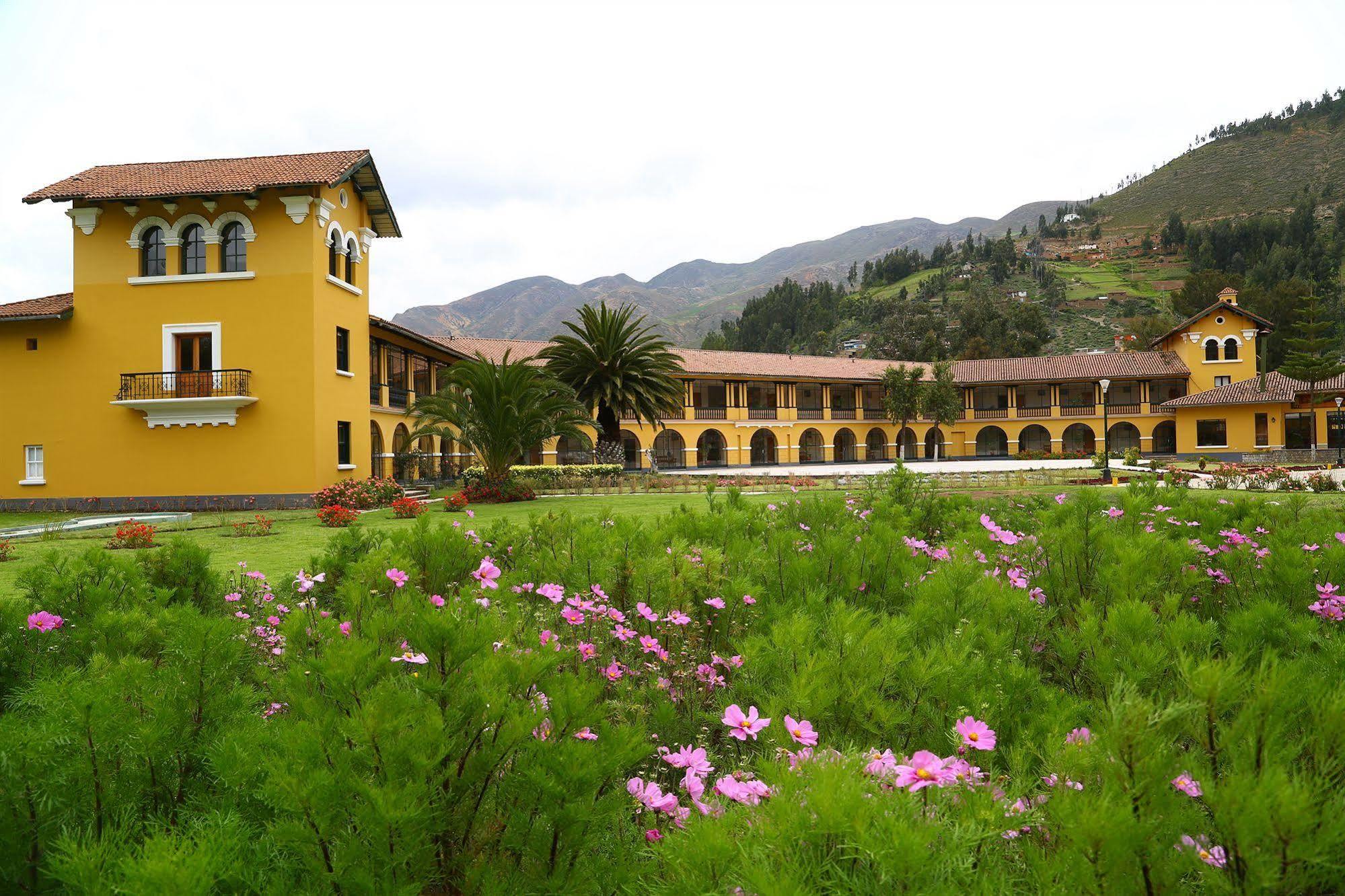 Lp Los Portales Hotel Tarma Exterior photo